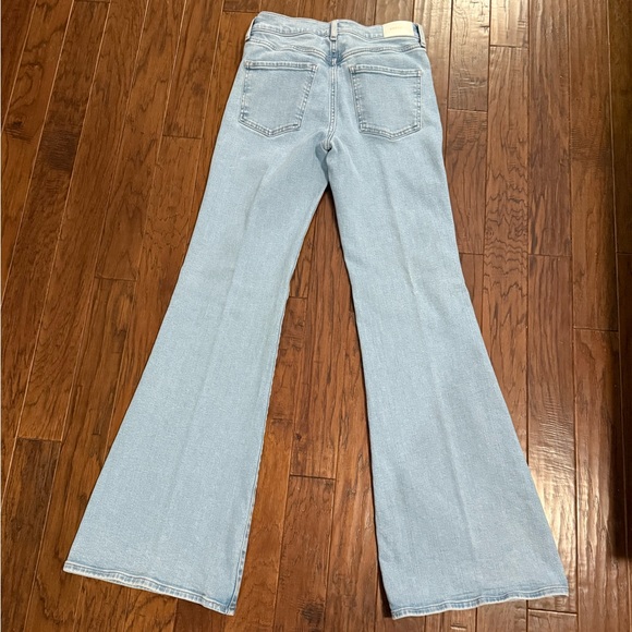 70’s Mid Rise Flare Jeans Light Wash sz 2R - Picture 3 of 9